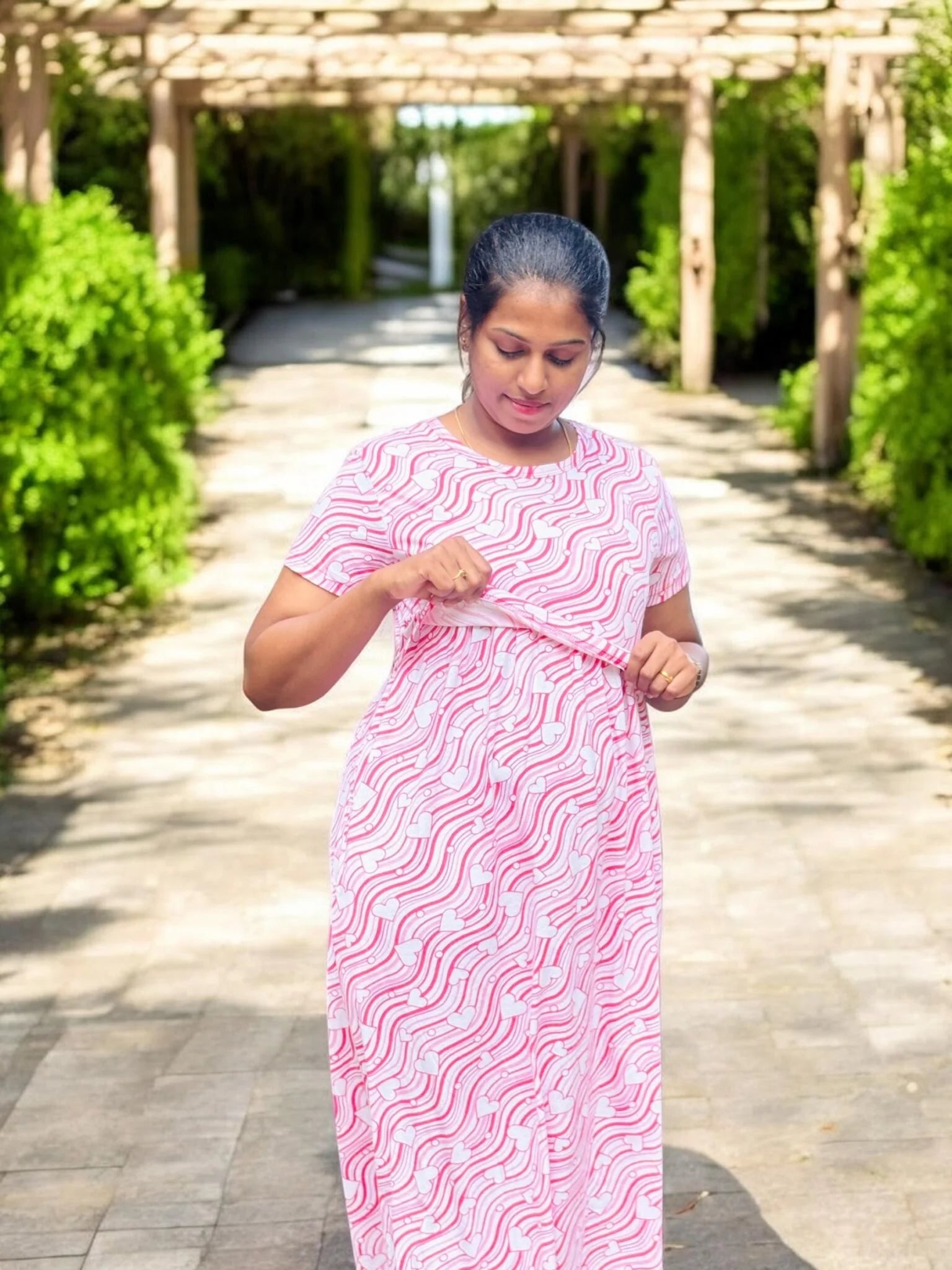 Pink swirl feeding lounge maxi