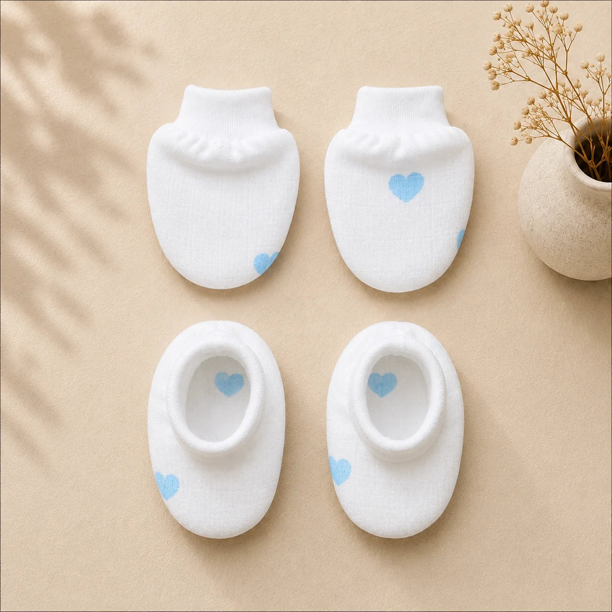 Littleheart mittens and booties