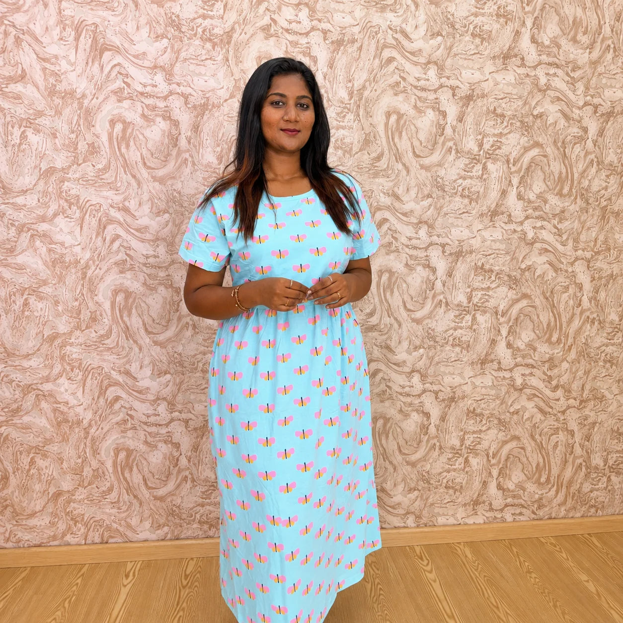 Butterfly feeding lounge maxi