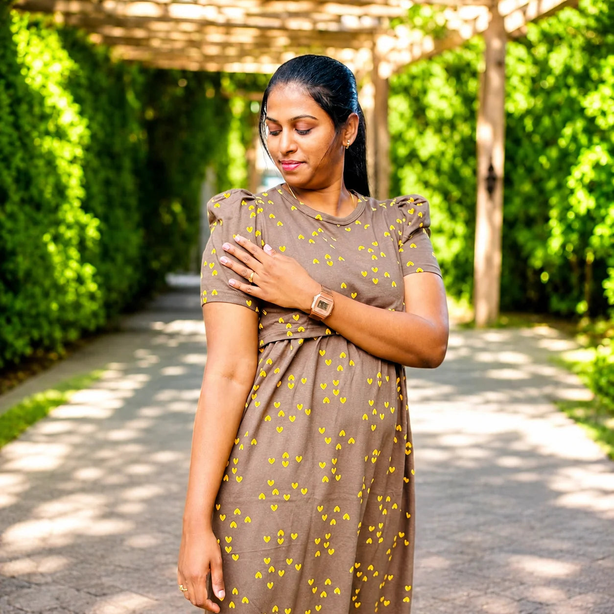 Golden hearts feeding lounge maxi