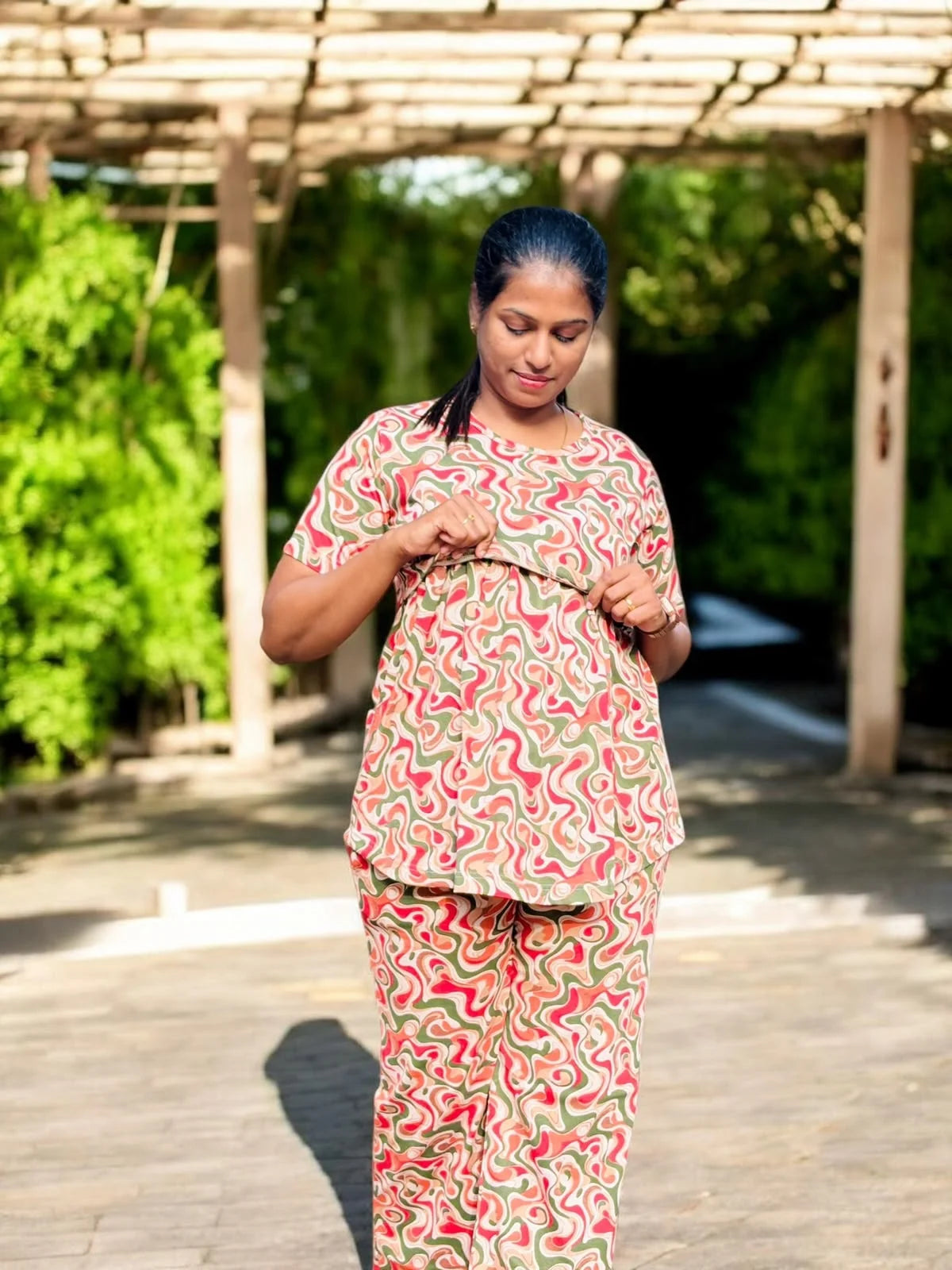 Multi-red feeding lounge co-ord