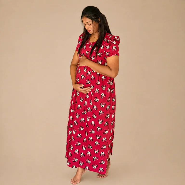 MATERNITY & FEEDING ESSENTIALS